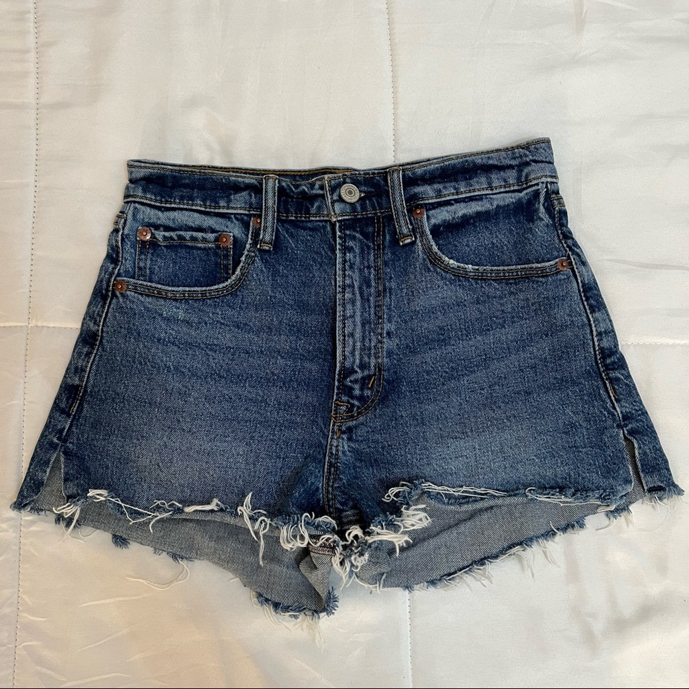 Abercrombie High Rise Mom Short 25
